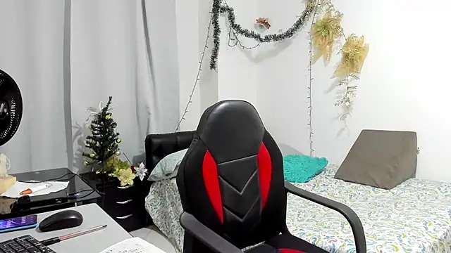 Sanddi milff online show from 15, 12, 2024