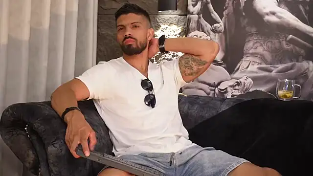 DannSaenz online show from 21, 11, 2025