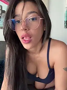 Snapshot of DanielaSaenz0 chatting on 5, 1, 2025 DanielaSaenz0 online show from 5, 1, 2025