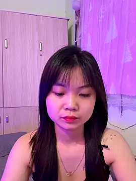 Maeve2k5 online show from 4, 10, 2025