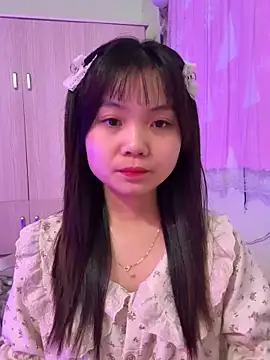 Maeve2k5 online show from 10, 10, 2025