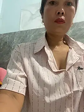 Linaannn online show from 2, 11, 2025