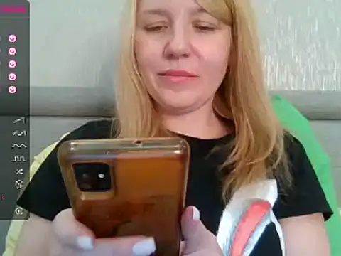 urbadkitty online show from 13, 2, 2025