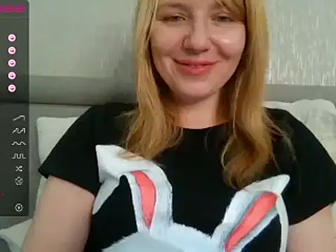 urbadkitty online show from 4, 3, 2025