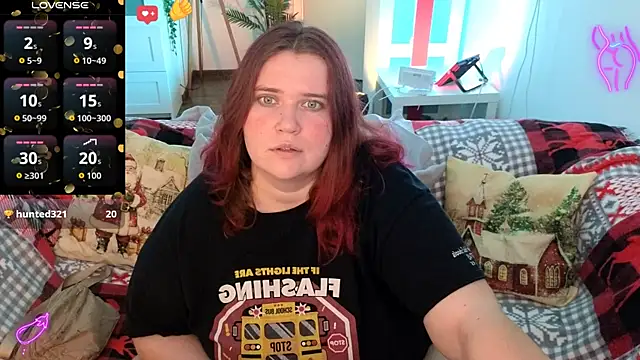 Snapshot of daisy_low chatting on 4, 12, 2025 daisy low online show from 4, 12, 2025