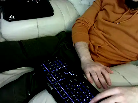 MrStraightDik online show from 3, 2, 2025