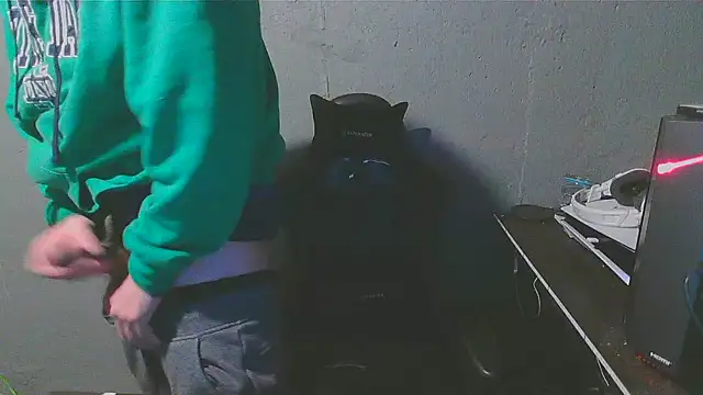 Snapshot of Superoz77 chatting on 12, 1, 2025 Superoz77 online show from 12, 1, 2025