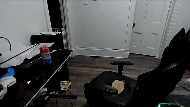 Snapshot of Superoz77 chatting on 13, 4, 2026 Superoz77 online show from 13, 4, 2026