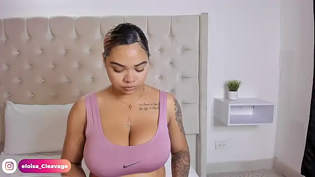 Eloisa cleavage  online show from 5, 3, 2025