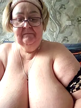 Awn290668 online show from 14, 12, 2025