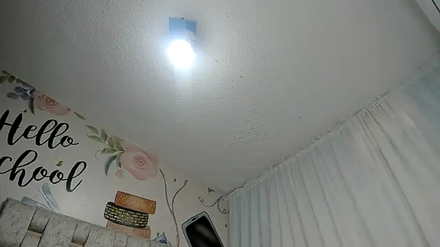 Snapshot of EMMA_SWEETT1 chatting on 12, 1, 2025 EMMA SWEETT1 online show from 12, 1, 2025