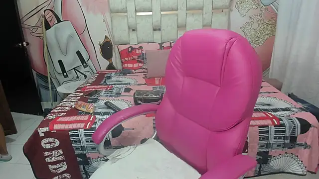 Snapshot of EMMA_SWEETT1 chatting on 12, 2, 2025 EMMA SWEETT1 online show from 12, 2, 2025