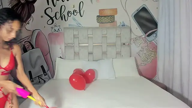 Snapshot of EMMA_SWEETT1 chatting on 14, 2, 2025 EMMA SWEETT1 online show from 14, 2, 2025