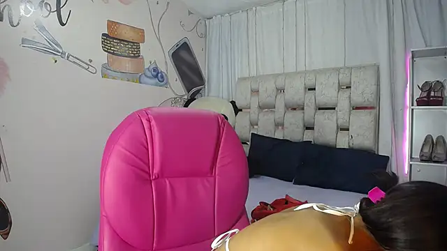 Snapshot of EMMA_SWEETT1 chatting on 6, 10, 2025 EMMA SWEETT1 online show from 6, 10, 2025