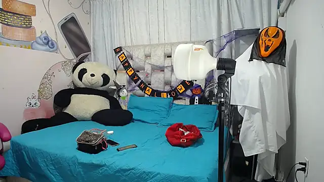 Snapshot of EMMA_SWEETT1 chatting on 30, 10, 2025 EMMA SWEETT1 online show from 30, 10, 2025