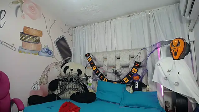 Snapshot of EMMA_SWEETT1 chatting on 3, 11, 2025 EMMA SWEETT1 online show from 3, 11, 2025