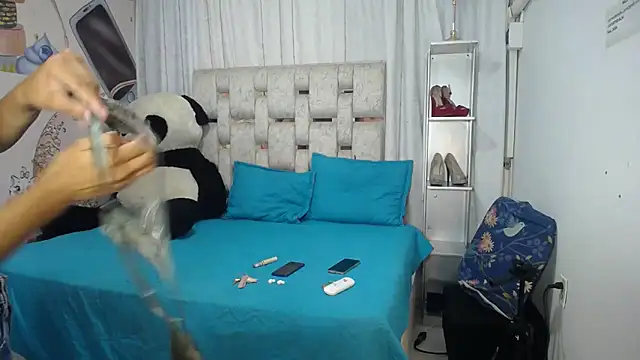 Snapshot of EMMA_SWEETT1 chatting on 13, 11, 2025 EMMA SWEETT1 online show from 13, 11, 2025