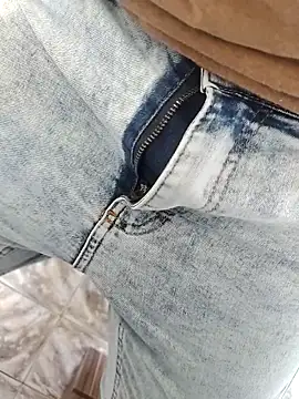 Snapshot of OLAJONES chatting on 10, 9, 2025 OLAJONES online show from 10, 9, 2025