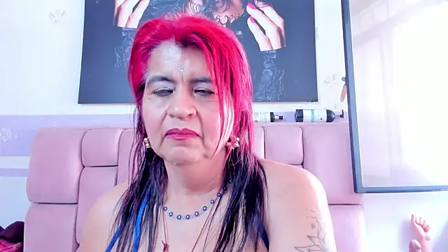 Snapshot of RoxetteMature chatting on 5, 2, 2025 RoxetteMature online show from 5, 2, 2025