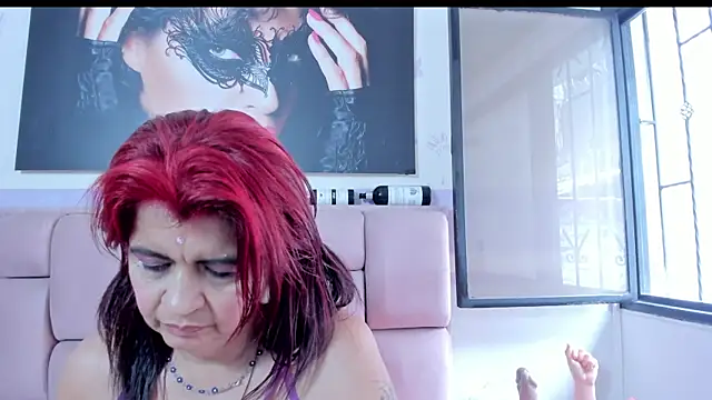 Snapshot of RoxetteMature chatting on 5, 3, 2025 RoxetteMature online show from 5, 3, 2025