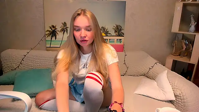 BoysLoveBlondee online show from 18, 12, 2024