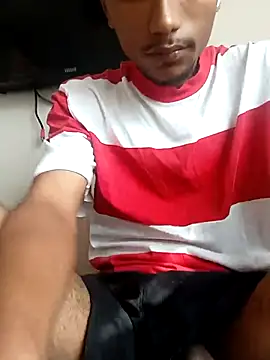 Snapshot of slimmydaddy69 chatting on 8, 4, 2026 slimmydaddy69 online show from 8, 4, 2026