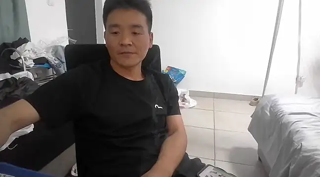 kisstoyousoon2024 online show from 10, 3, 2025