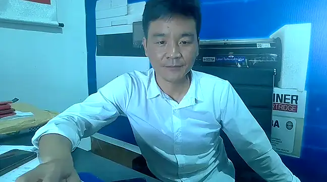 kisstoyousoon2024 online show from 15, 3, 2025