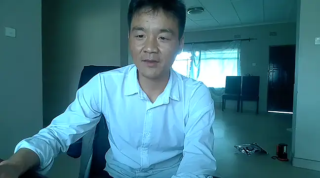 kisstoyousoon2024 online show from 15, 3, 2025