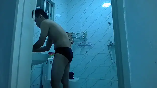 kisstoyousoon2024 online show from 19, 3, 2025