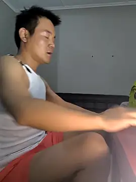 kisstoyousoon2024 online show from 18, 9, 2025