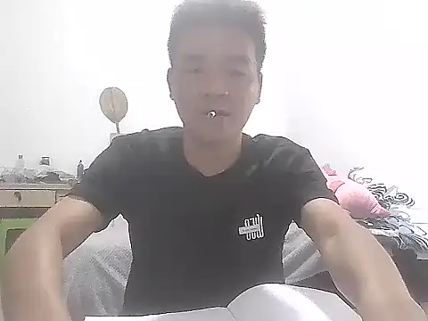 kisstoyousoon2024 online show from 13, 10, 2025