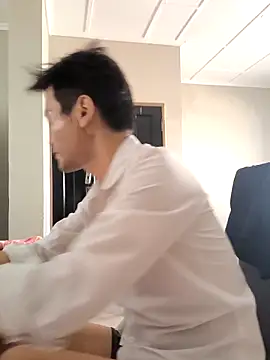 kisstoyousoon2024 online show from 4, 11, 2025