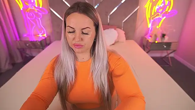 Snapshot of KiraCandyS chatting on 11, 11, 2025 KiraCandyS online show from 11, 11, 2025