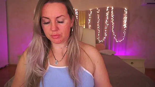 KiraCandyS online show from 19, 3, 2026