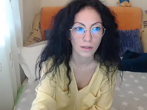 Snapshot of Emmatoo chatting on 28, 11, 2025 Emmatoo online show from 28, 11, 2025