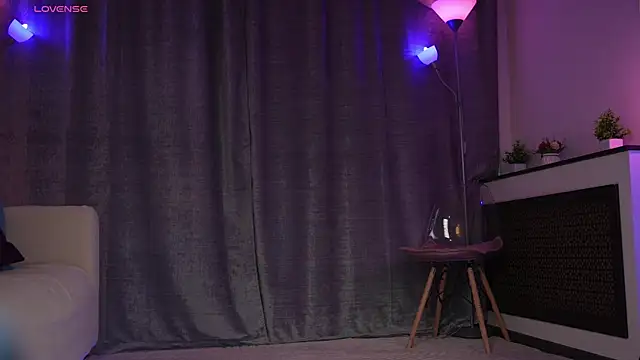 Amely Young online show from 6, 4, 2026