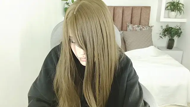 Snapshot of celestica_rose chatting on 18, 6, 2026 celestica rose online show from 18, 6, 2026