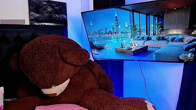 Maryonthemoon online show from 11, 11, 2025