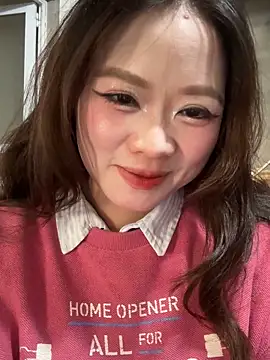 Snapshot of Hellen_111 chatting on 28, 10, 2025 Hellen 111 online show from 28, 10, 2025