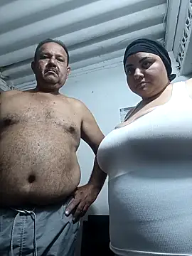 tetasgrandes karol online show from 15, 4, 2026