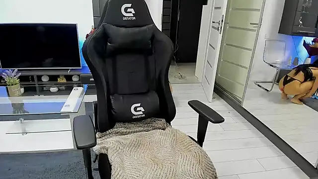 Snapshot of Beauty_Anne chatting on 10, 12, 2024 Beauty Anne online show from 10, 12, 2024