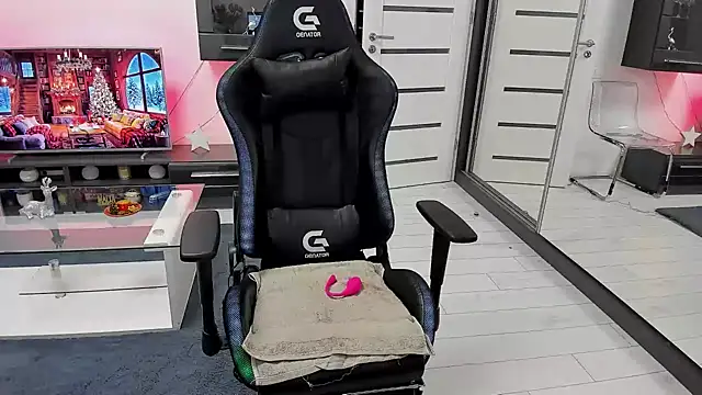 Snapshot of Beauty_Anne chatting on 2, 1, 2025 Beauty Anne online show from 2, 1, 2025