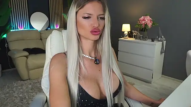 SweetBlondy35 online show from 19, 5, 2026