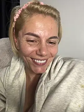 Snapshot of tanyagrey chatting on 5, 1, 2026 tanyagrey online show from 5, 1, 2026