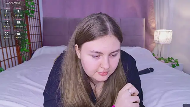 Mia  Peach online show from 1, 3, 2025