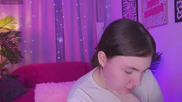 Mia  Peach online show from 18, 3, 2025