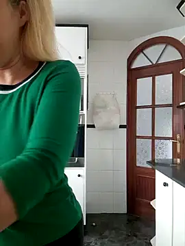 Snapshot of lamorbosa37 chatting on 13, 12, 2024 lamorbosa37 online show from 13, 12, 2024