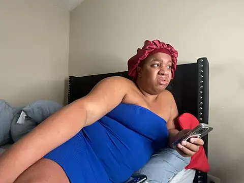 Snapshot of Badgirlbrittt chatting on 12, 3, 2025 Badgirlbrittt online show from 12, 3, 2025