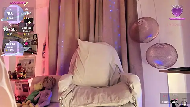 Snapshot of BarbieVenus chatting on 1, 10, 2025 BarbieVenus online show from 1, 10, 2025